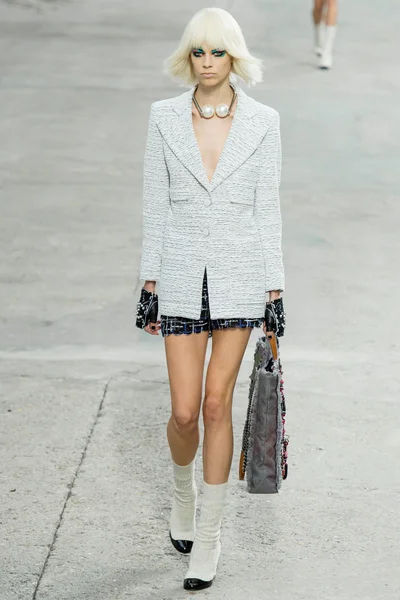 Look 52